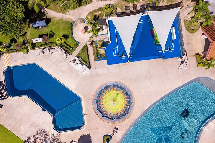 Pools & Facilities
