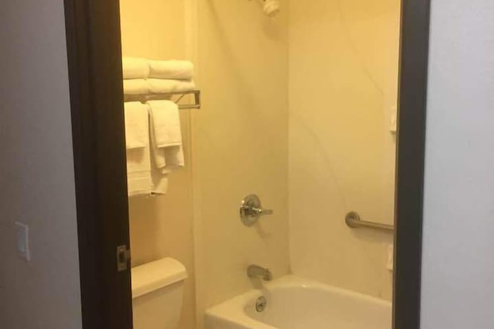 Room 33 of 50