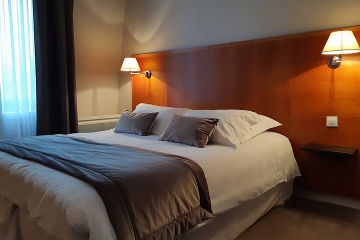 Room 10 of 38