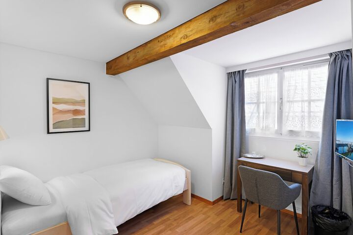 Room 7 of 62
