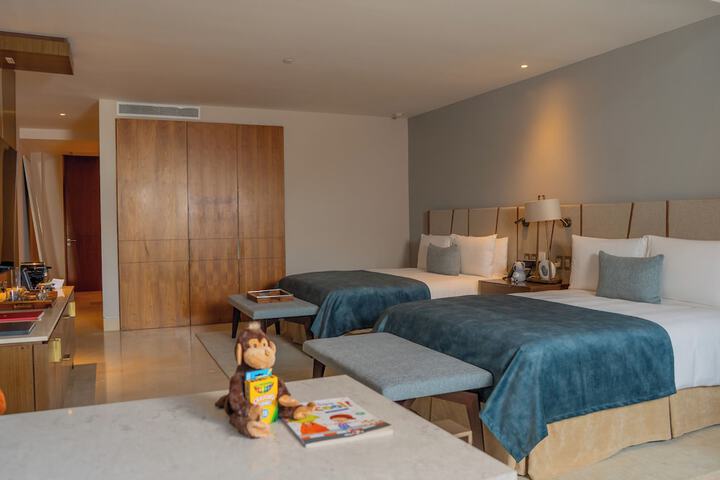 Room 27 of 103