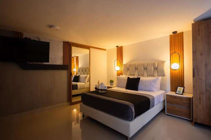 Room 32 of 61