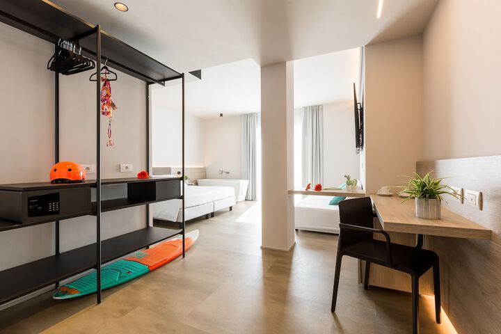 Room 25 of 119