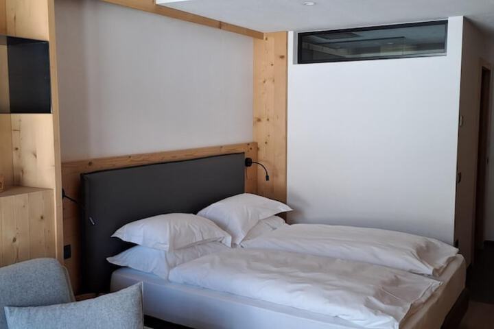 Room 38 of 127