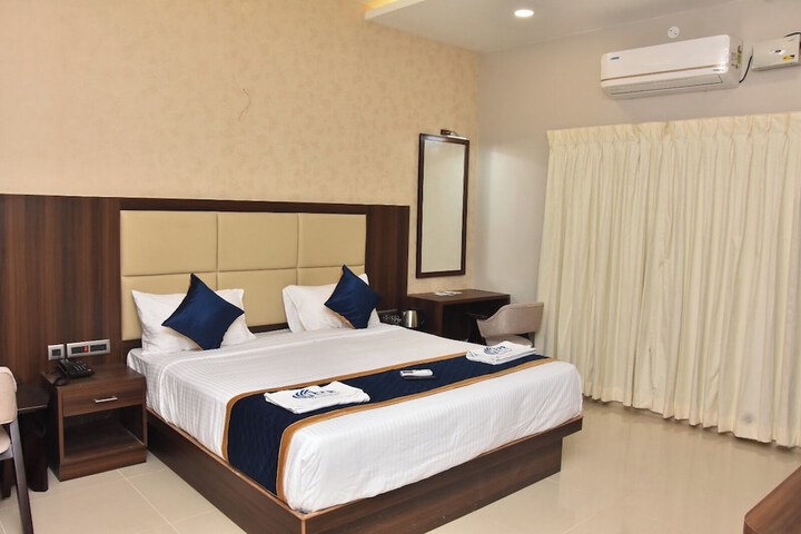 Room 3 of 16