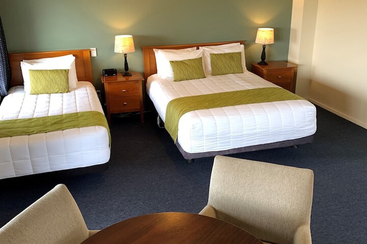 Room 51 of 83