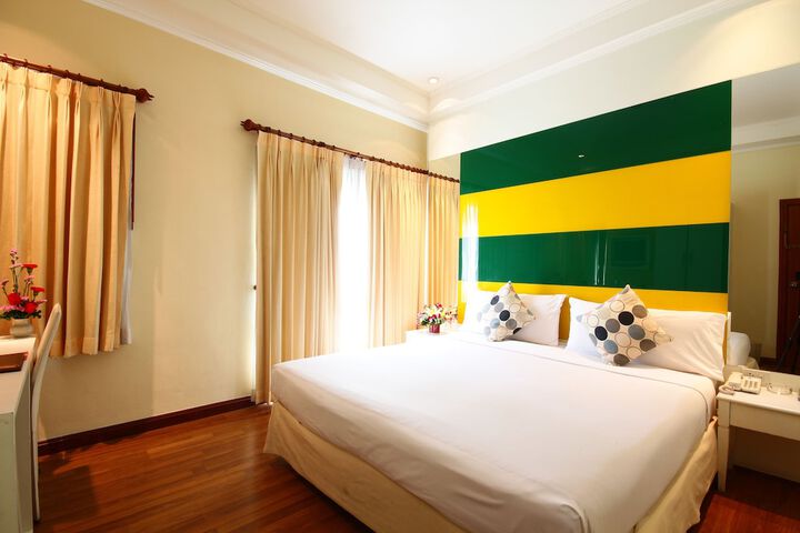 Room 15 of 64