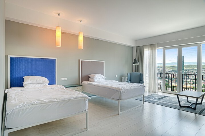 Room 5 of 36