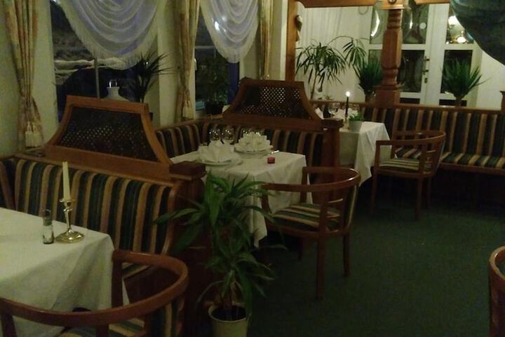 Dining 29 of 57