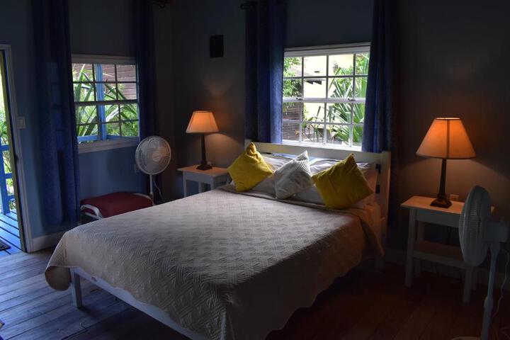 CROOКED TREE LODGE Belize