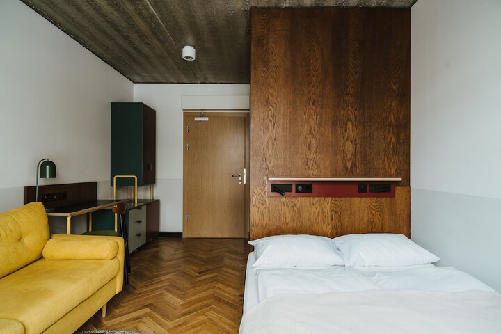 Room 18 of 67