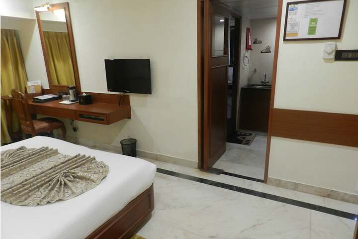 Room 6 of 70
