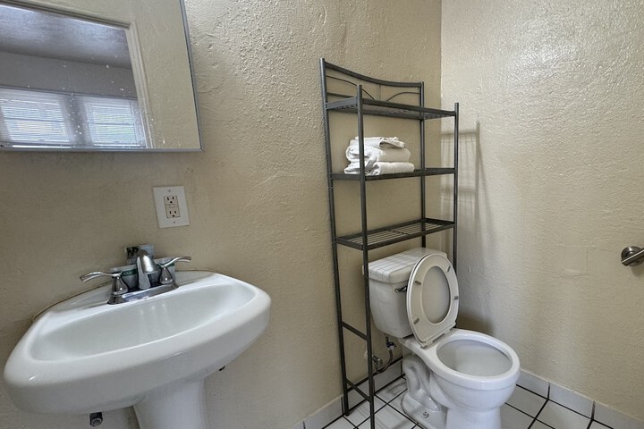 Basic Single Room (1 of 3)