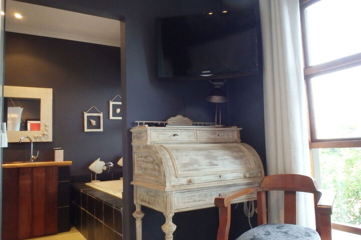 Room 52 of 60