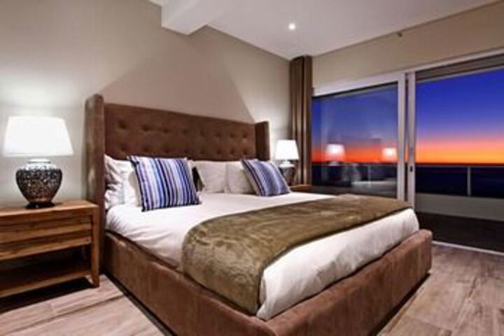 Room 4 of 7