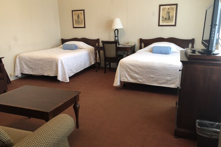 1 Queen Bed (1 of 20)
