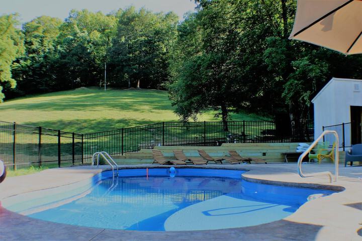 Pool 41 of 61