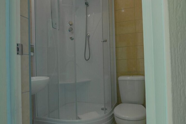 Room 20 of 28