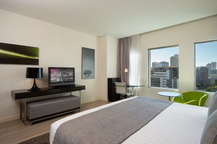 Room 21 of 143