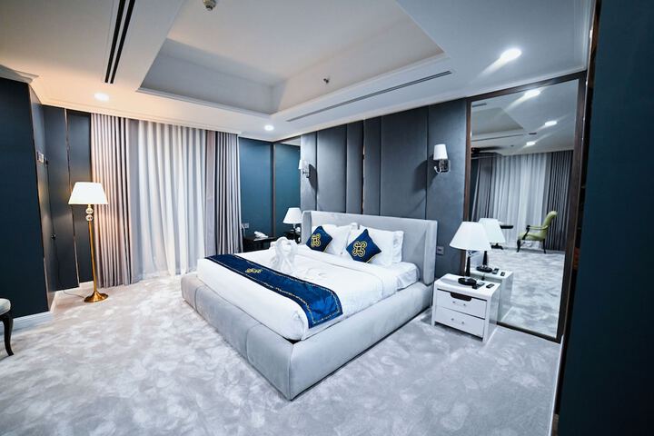 Room 12 of 48