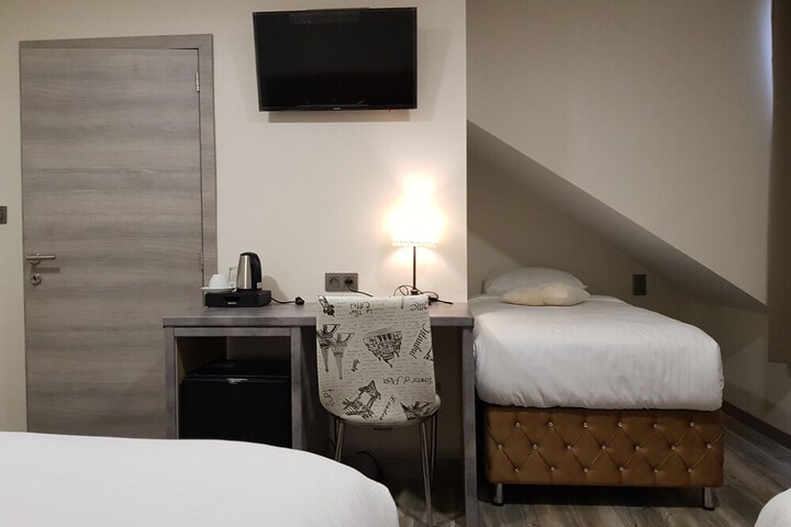 Room 28 of 70