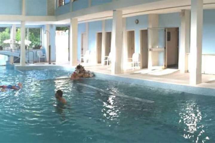 Pools & Facilities