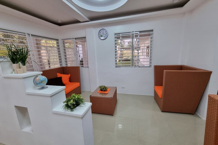 Room 2 of 33