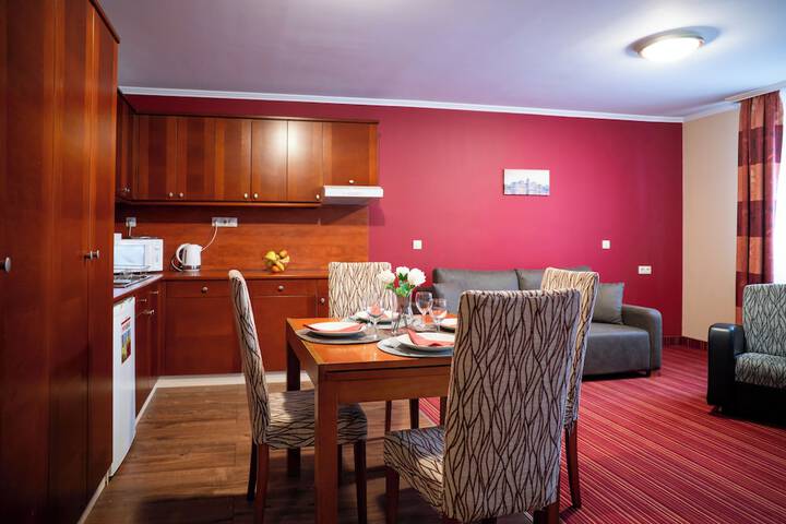 Room 33 of 153
