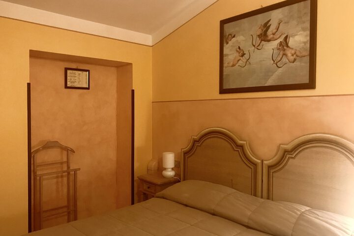 Room 17 of 46