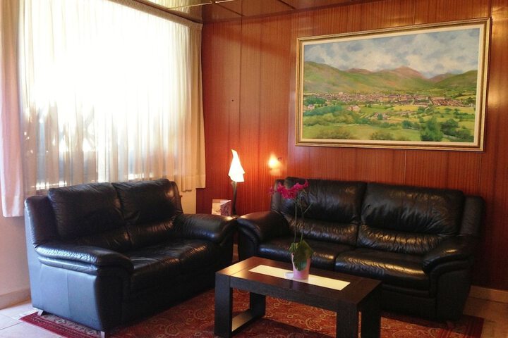 Entrance & Lobby