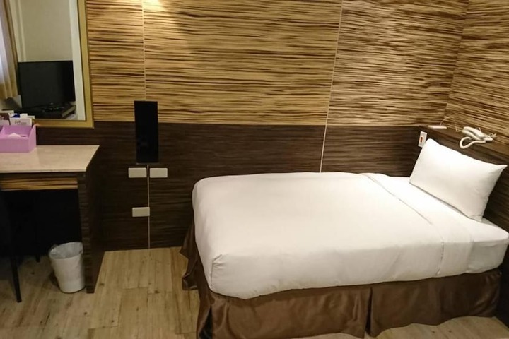 Room 15 of 41