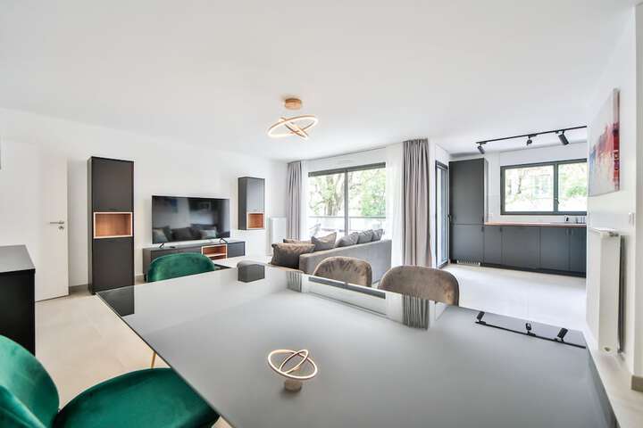 Lounge 50 of 60