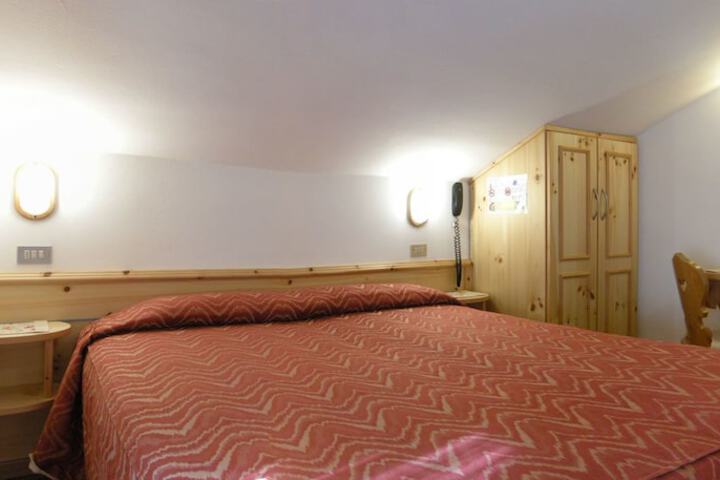 Room 23 of 63