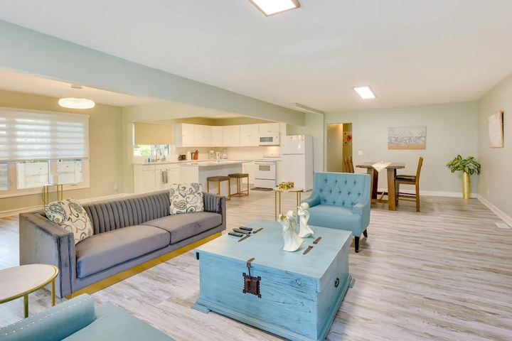 Photo of Charming Omaha Getaway - 3 Mi to Baxter Arena!