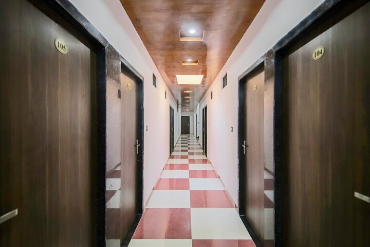 OYO 25084 HOTEL JAI HIND