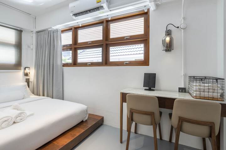Room 52 of 219