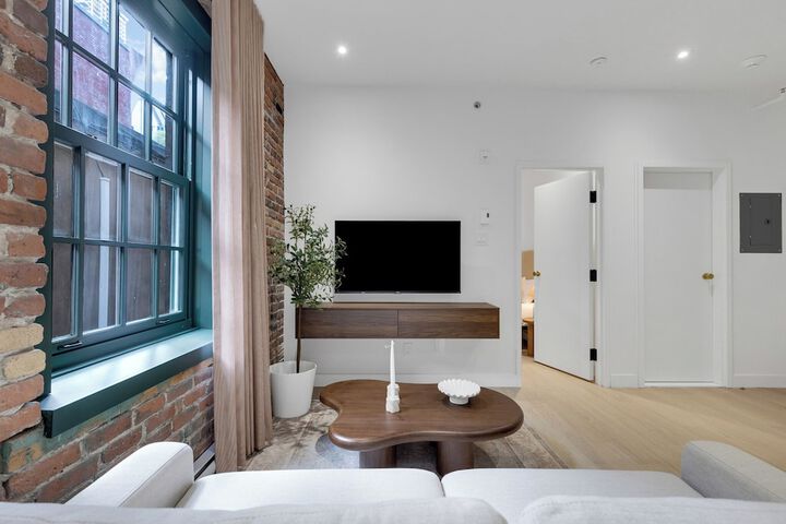 Room 180 of 199