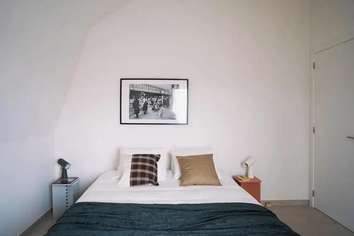 Room 4 of 14