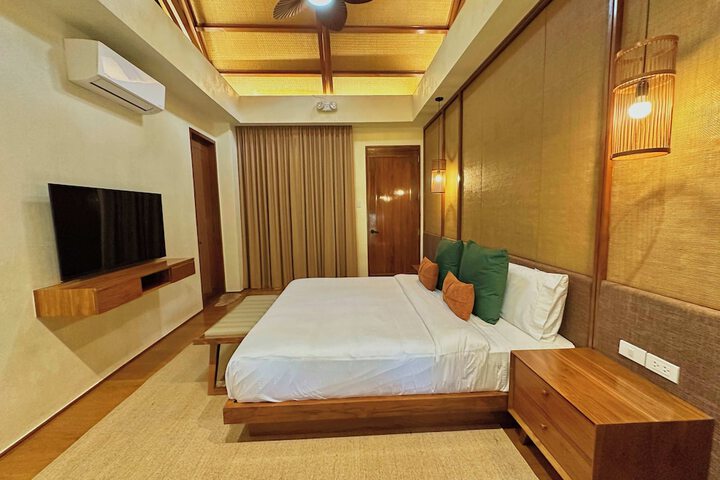 Room 8 of 48