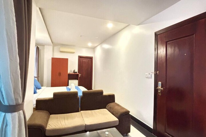 Room 8 of 24