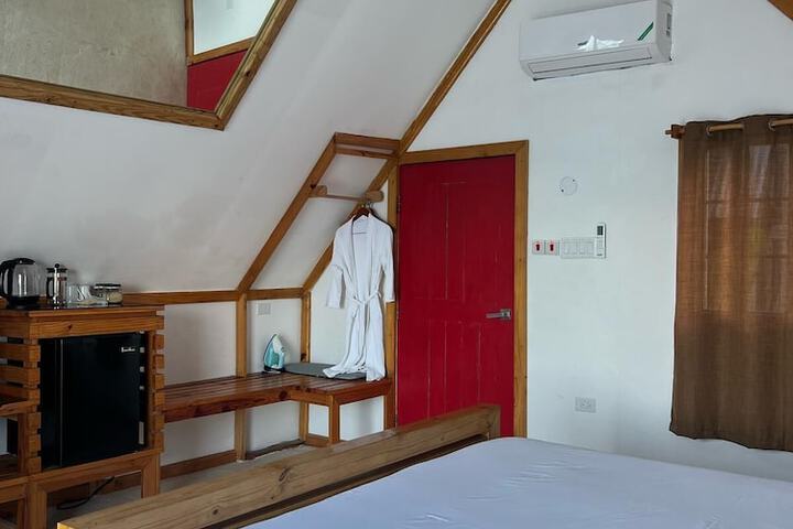 Room 6 of 130