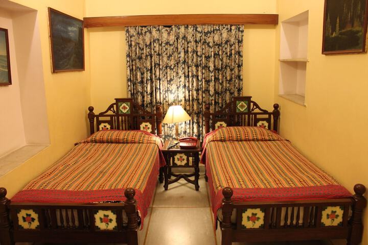 Room 9 of 39