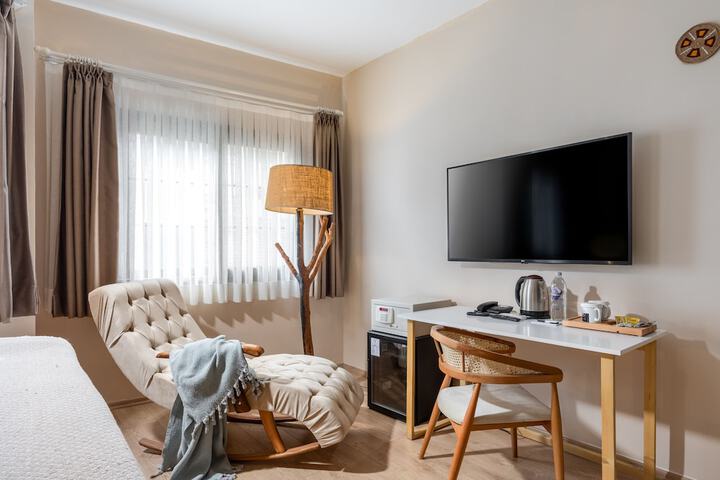 Room 11 of 27