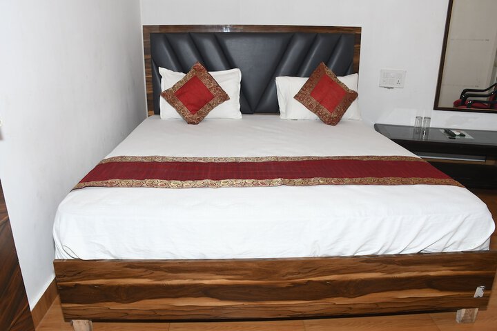 Room 53 of 78