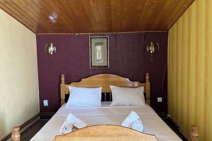 Room 17 of 83