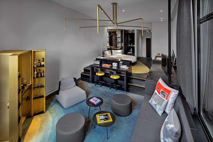 Room 32 of 313