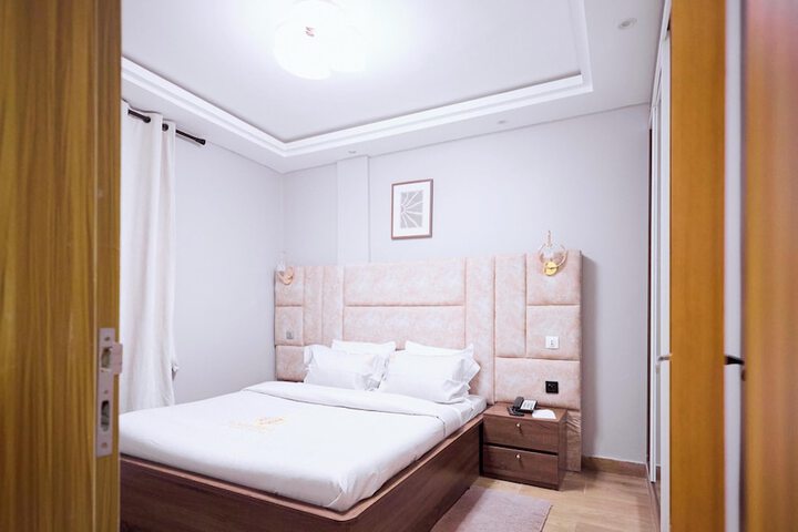 Room 36 of 170