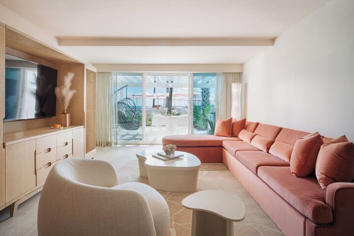 Room 15 of 83