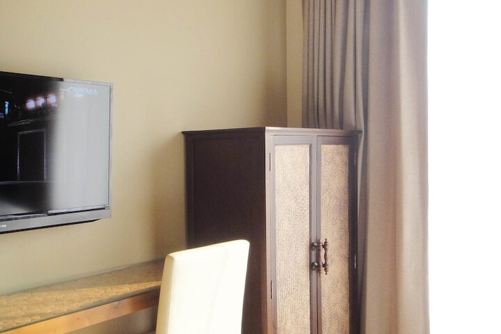 Room 13 of 20