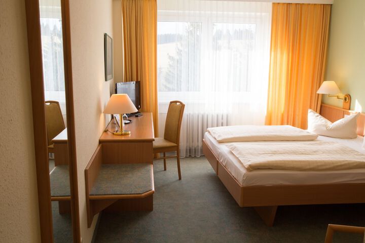 Room 9 of 36